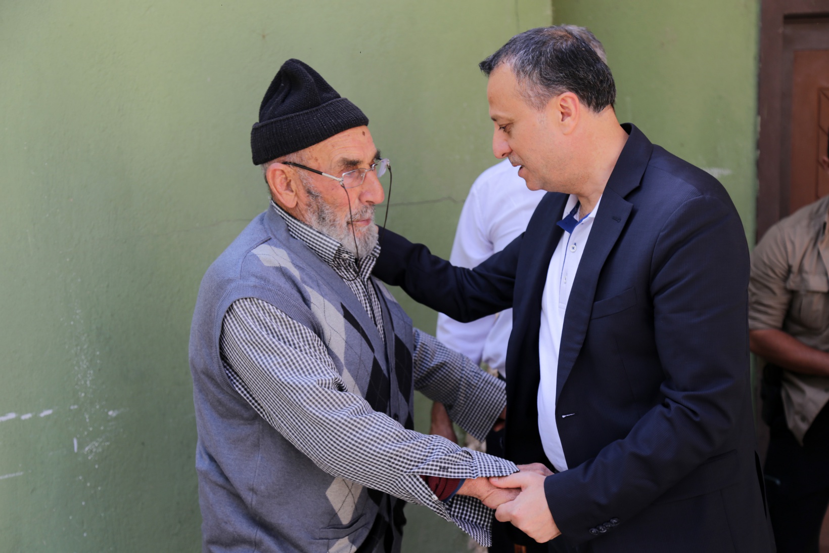 Vali Taşbilek Kelkit ilçesindeki 12 köyü ziyaret etti 9