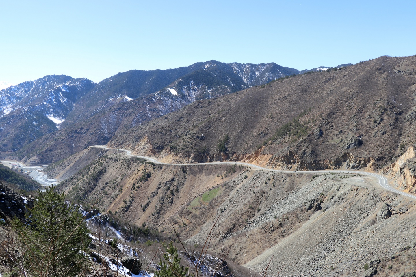 Zigana dağı bu kez boğazından değil göbeğinden deliniyor 21