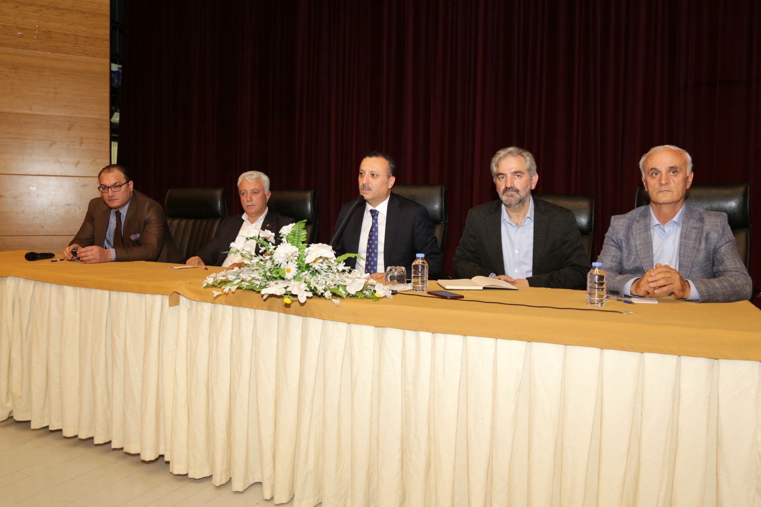 Vali Taşbilek merkez ilçe muhtarlarıyla buluştu 3