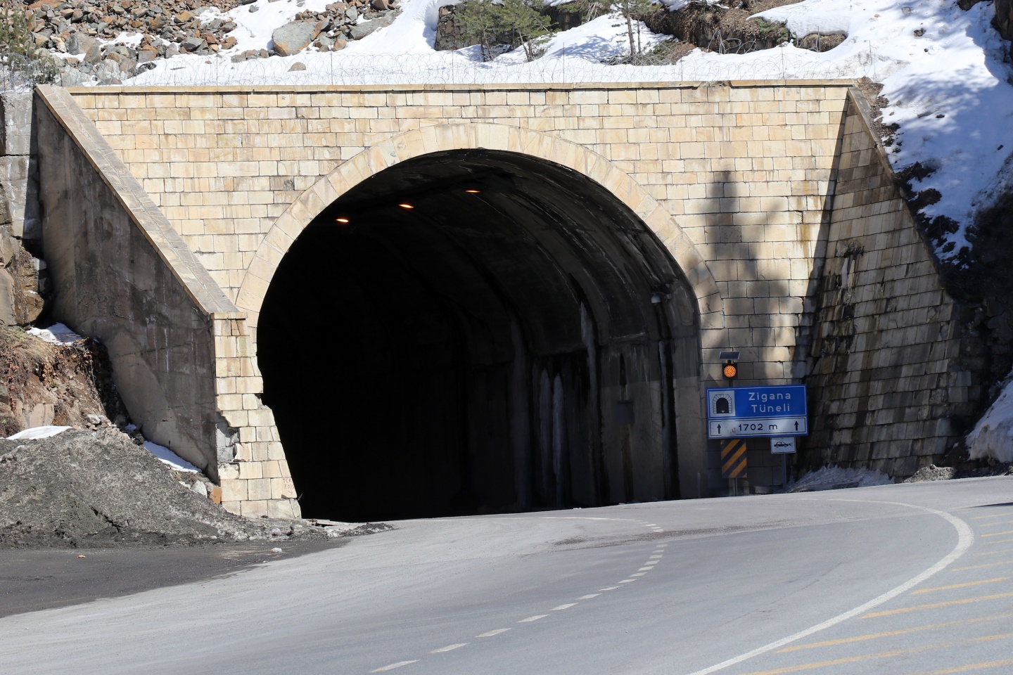 Zigana dağı bu kez boğazından değil göbeğinden deliniyor 24