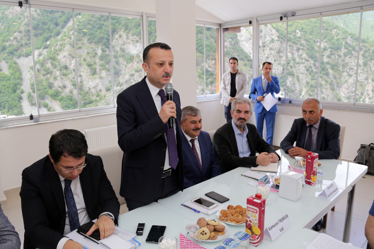 Vali Taşbilek Kürtün ve Torul ilçesinde muhtarlarla buluştu 14