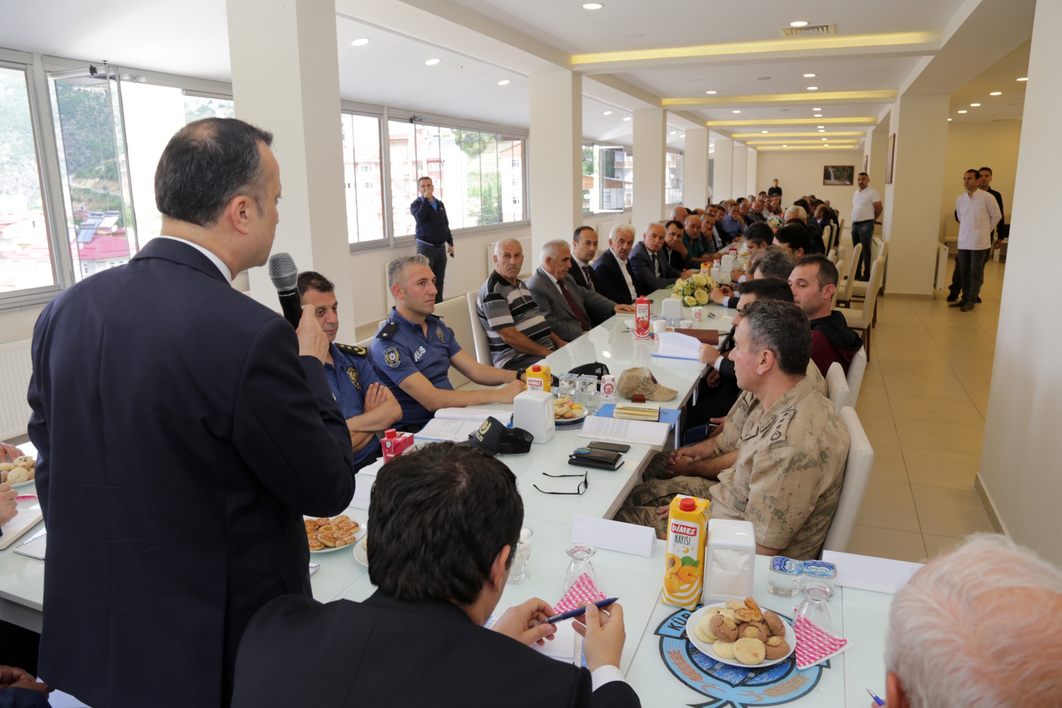 Vali Taşbilek Kürtün ve Torul ilçesinde muhtarlarla buluştu 33