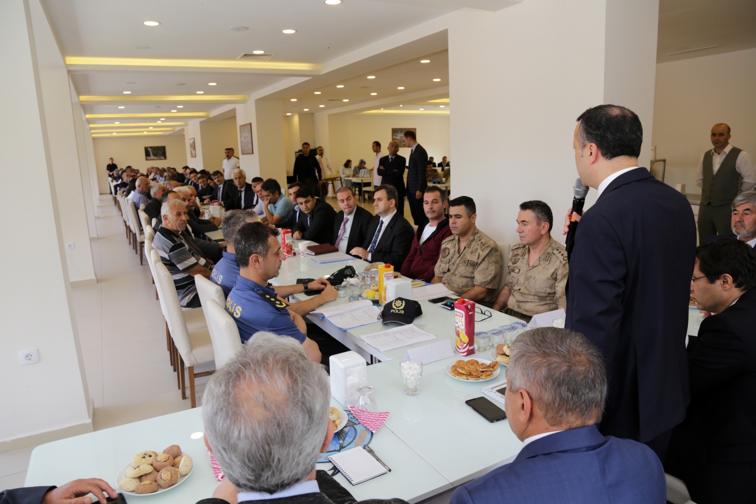 Vali Taşbilek Kürtün ve Torul ilçesinde muhtarlarla buluştu 31