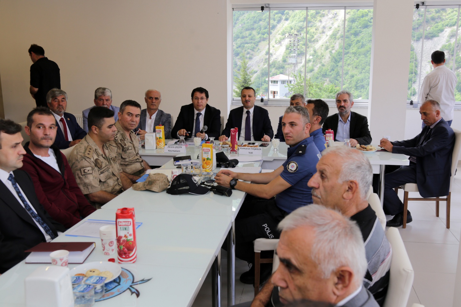 Vali Taşbilek Kürtün ve Torul ilçesinde muhtarlarla buluştu 18