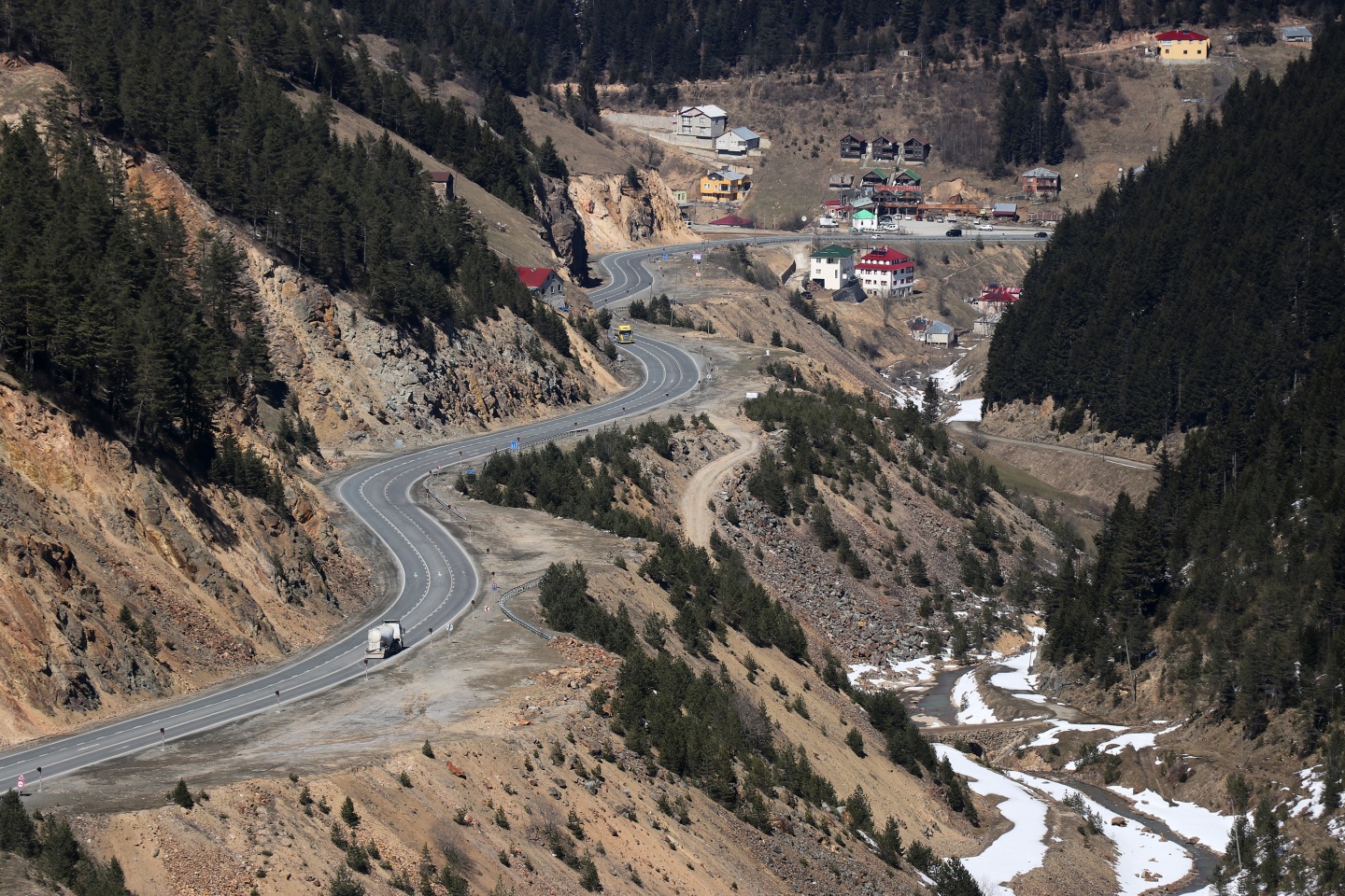 Zigana dağı bu kez boğazından değil göbeğinden deliniyor 12