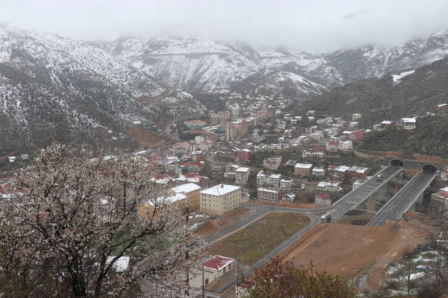 Gümüşhane 21 Nisan'da beyaza büründü 25