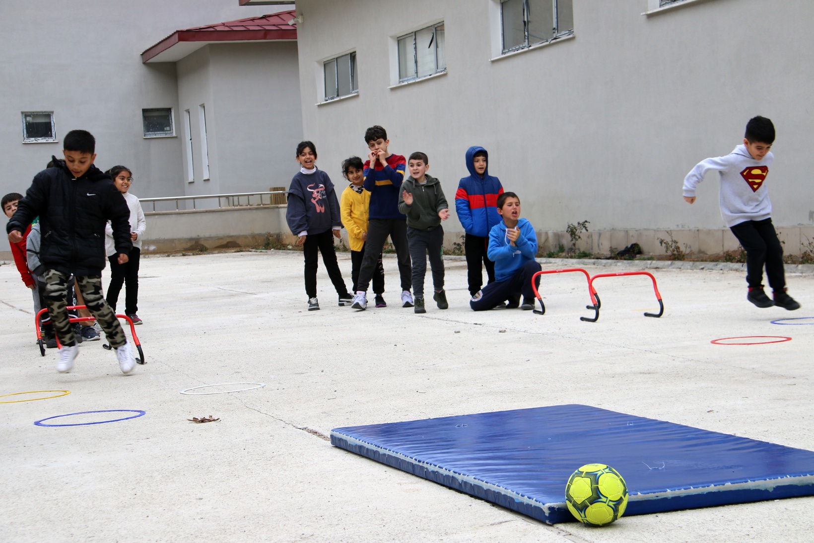 Depremzede çocuklar depremin etkilerini sporla atıyorlar 12