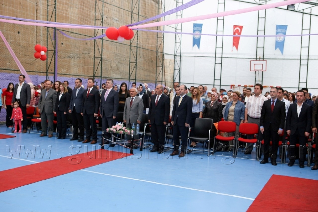 Sağlık Meslek Lisesinde Mezuniyet Heyecanı 2