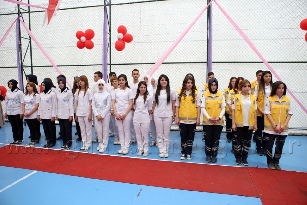 Sağlık Meslek Lisesinde Mezuniyet Heyecanı 3