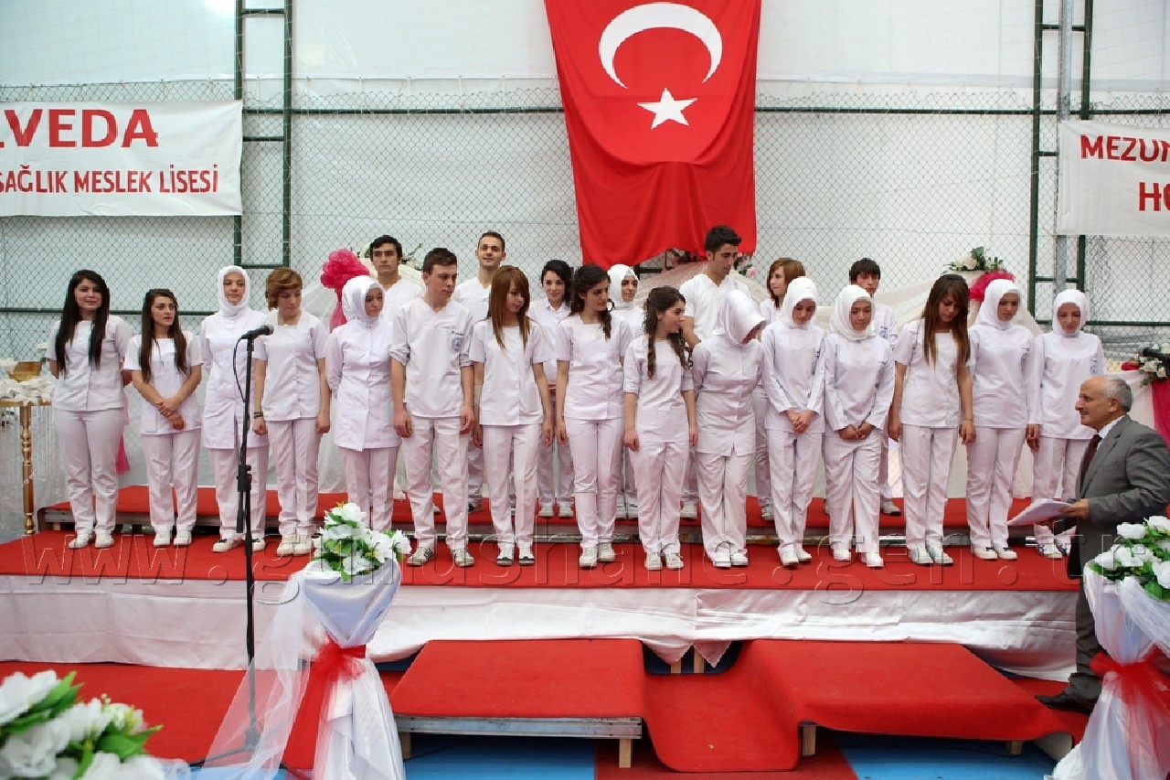 Sağlık Meslek Lisesinde Mezuniyet Heyecanı 4