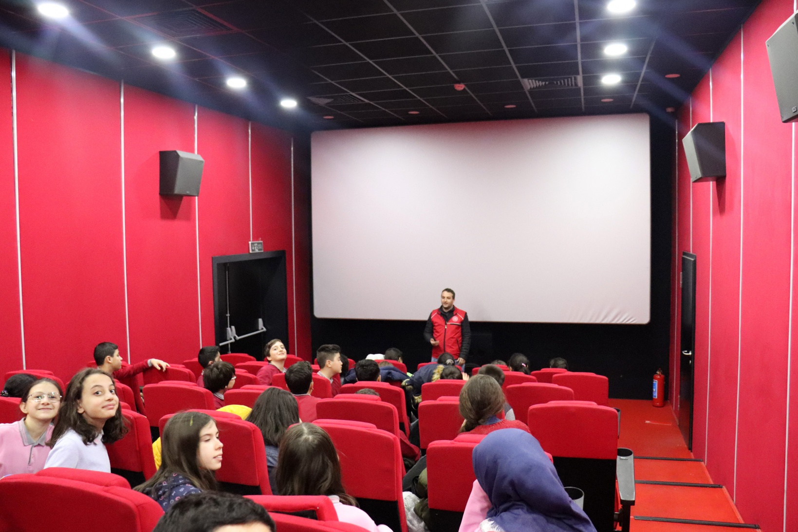 Gençlik Merkezi 284 gence Sarıkamış temalı sinema filmi izletti 12