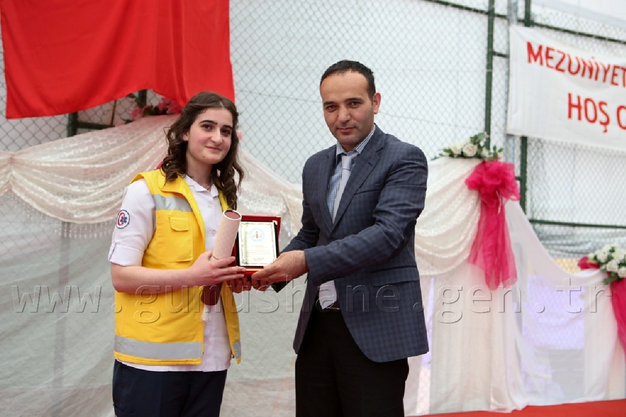 Sağlık Meslek Lisesinde Mezuniyet Heyecanı 9