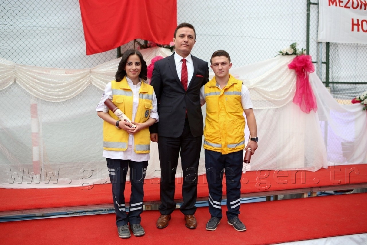 Sağlık Meslek Lisesinde Mezuniyet Heyecanı 11