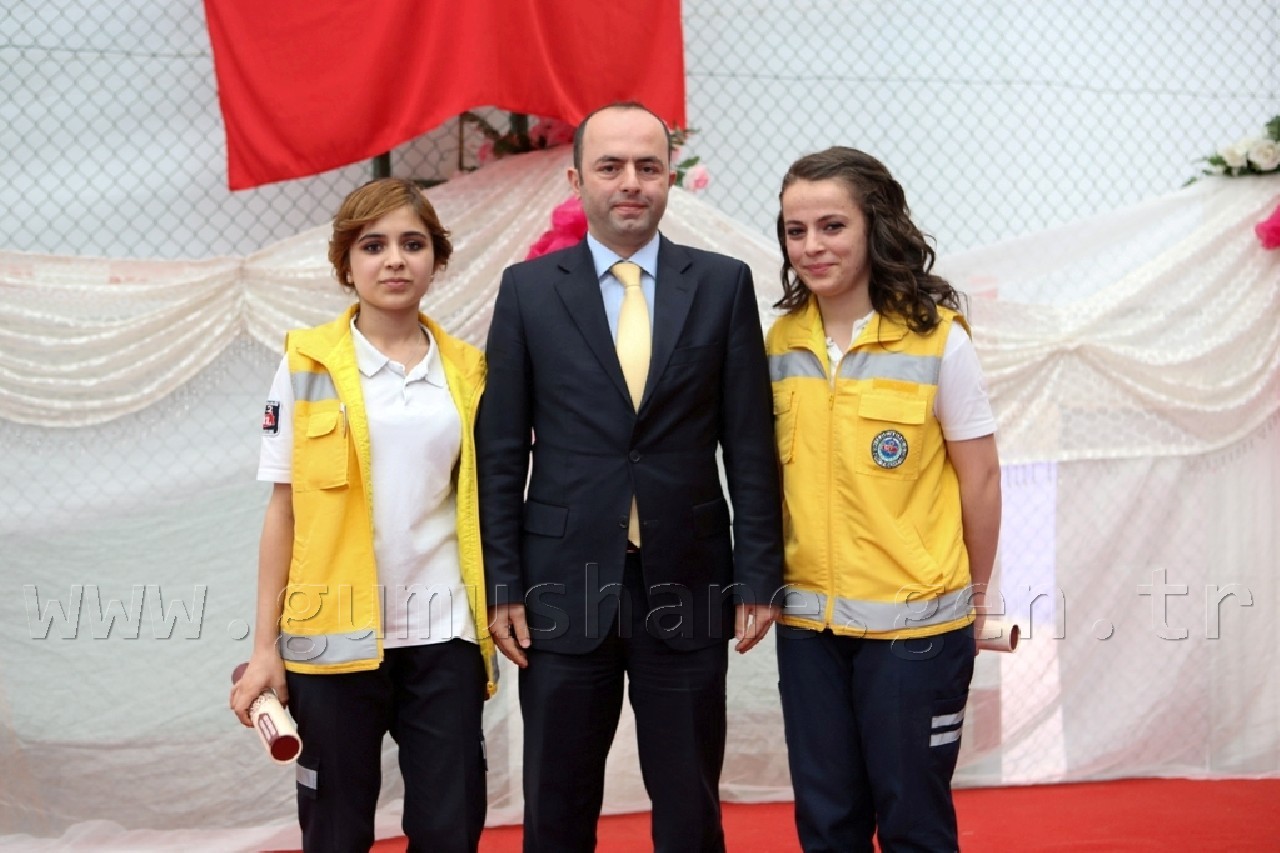 Sağlık Meslek Lisesinde Mezuniyet Heyecanı 12