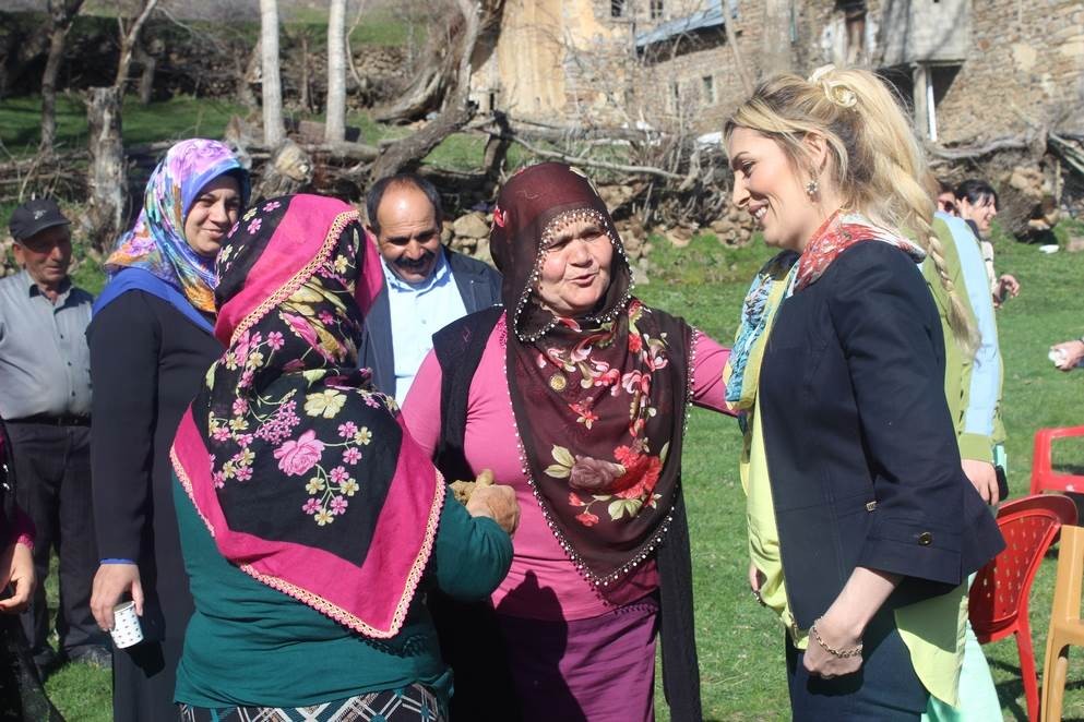 Bayan Yavuz, Dölek ve Sarıçiçek Köylerini Ziyaret Etti 26