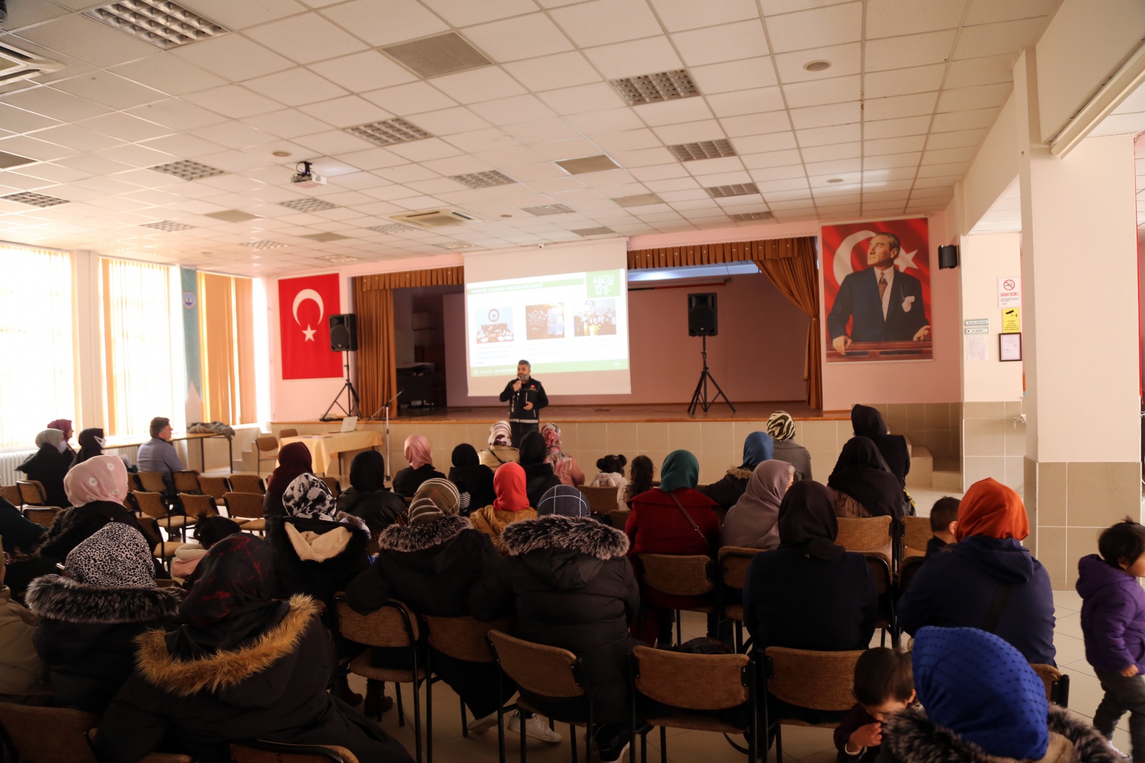 Göçmenlere sosyal uyum eğitimi veriliyor 8