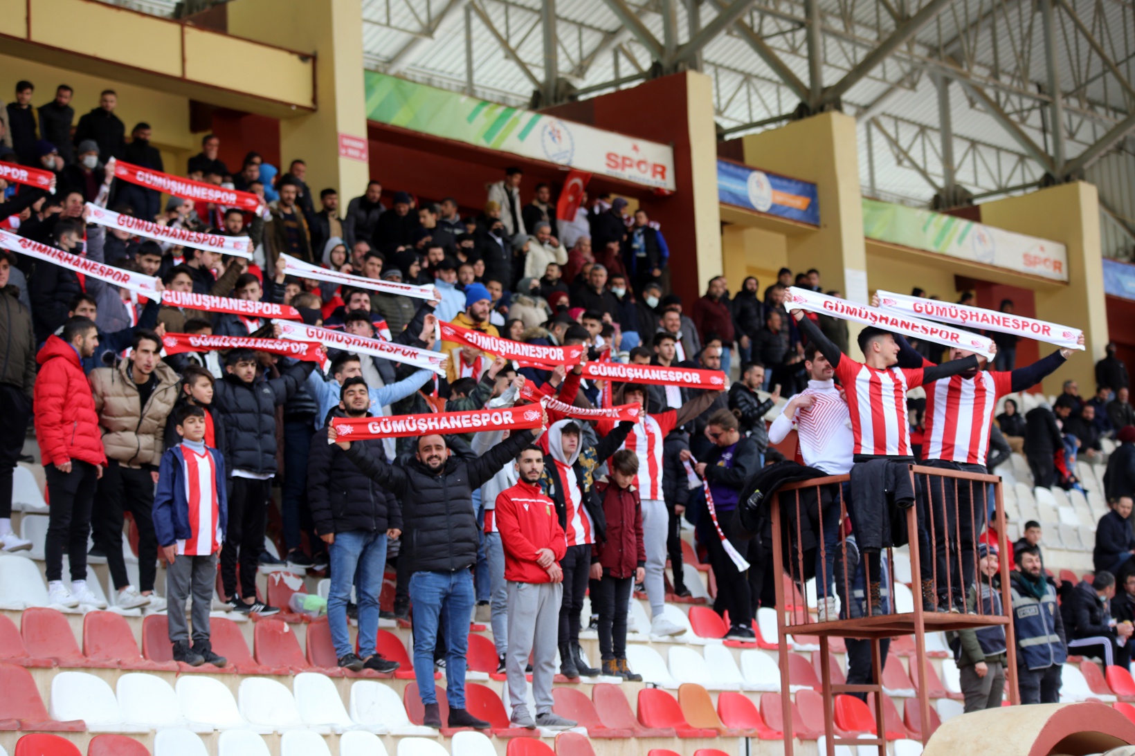 Gümüş evinde 1 puan aldı 4