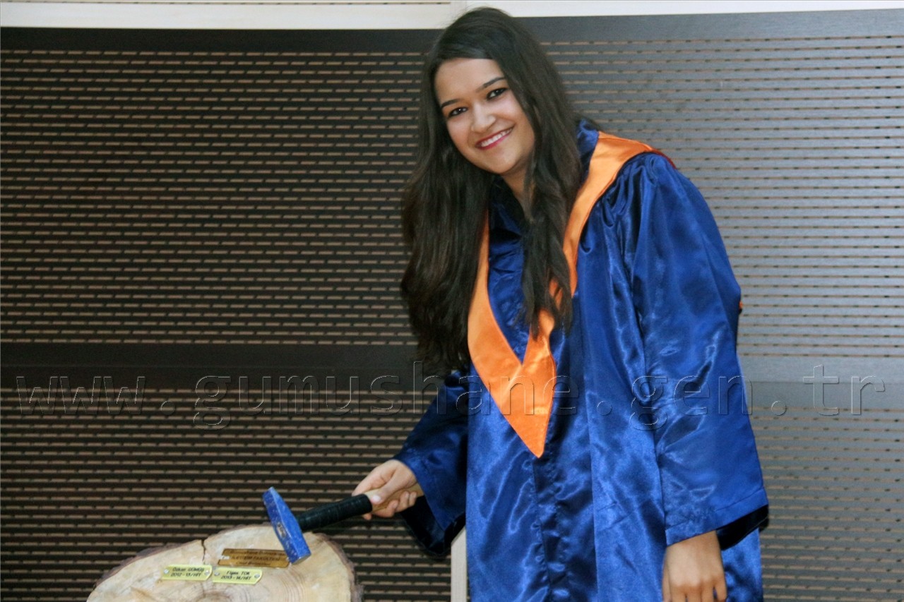 İletişim Fakültesinde Mezuniyet Coşkusu 1