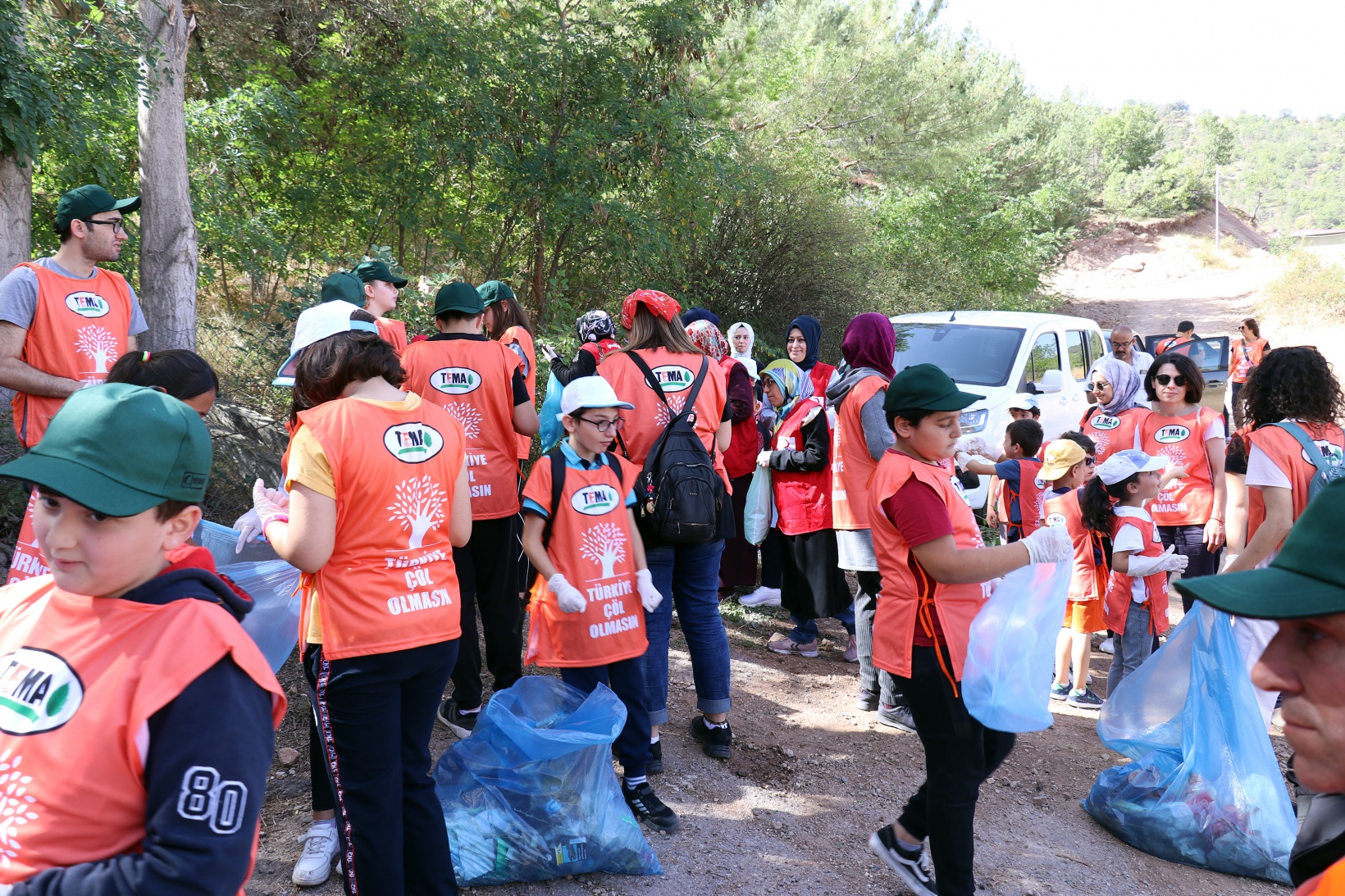 Gümüşhane’de daha temiz bir gelecek için çöp toplandı 22