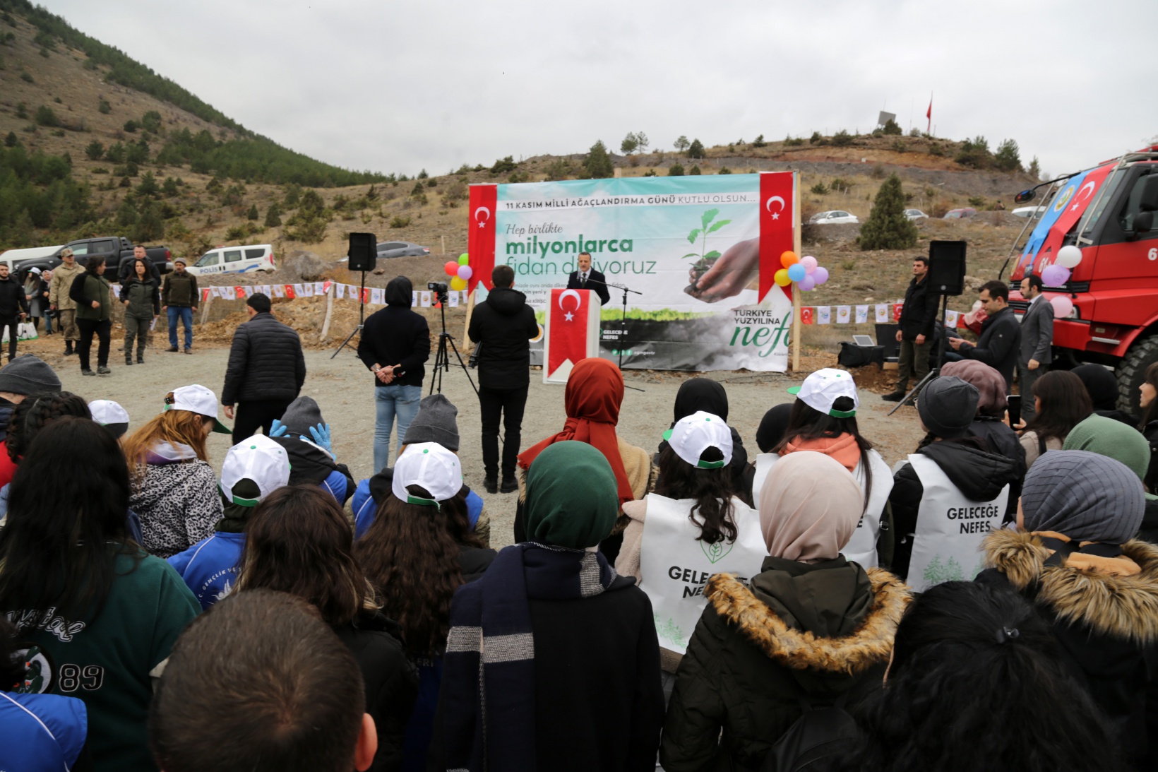 Gümüşhane’de Milli Ağaçlandırma Gününde binlerce fidan toprakla buluştu 41