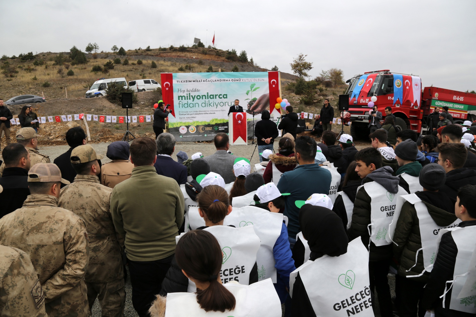 Gümüşhane’de Milli Ağaçlandırma Gününde binlerce fidan toprakla buluştu 2