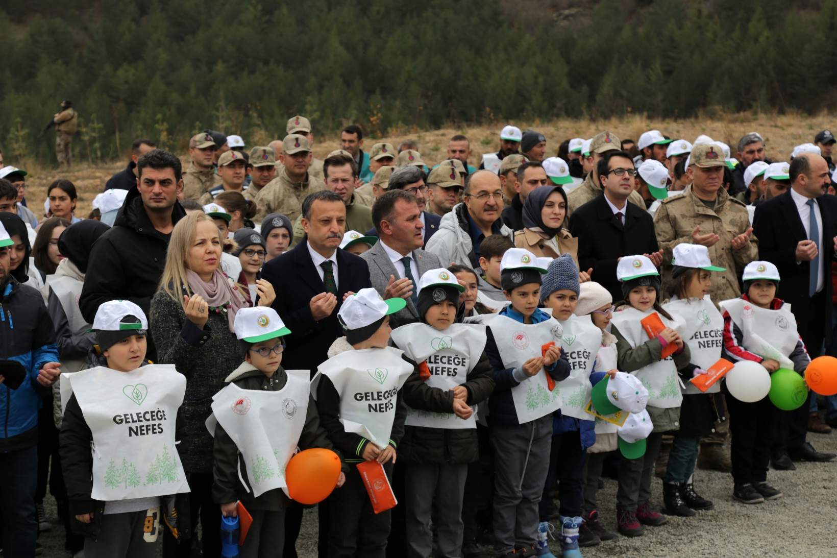 Gümüşhane’de Milli Ağaçlandırma Gününde binlerce fidan toprakla buluştu 45