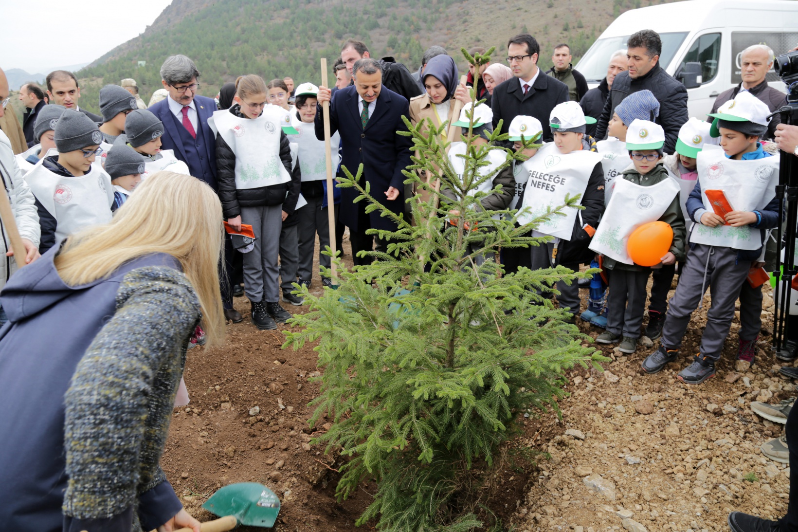 Gümüşhane’de Milli Ağaçlandırma Gününde binlerce fidan toprakla buluştu 23
