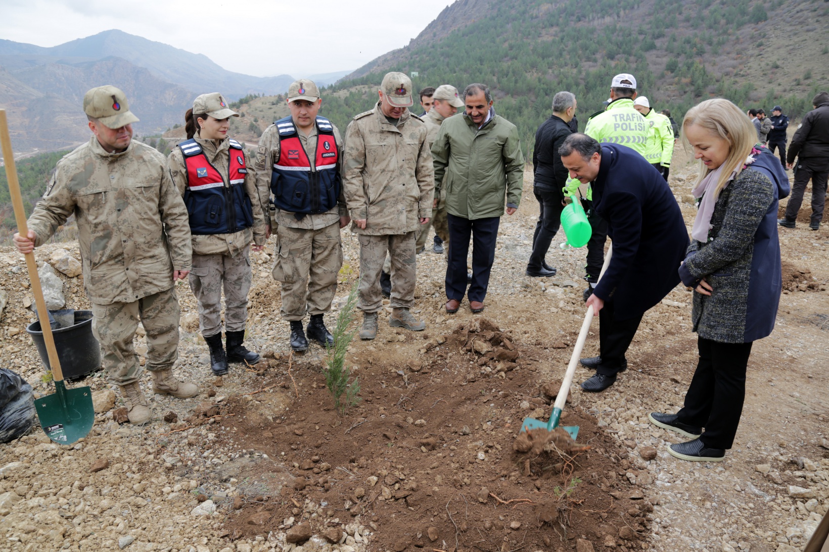 Gümüşhane’de Milli Ağaçlandırma Gününde binlerce fidan toprakla buluştu 8