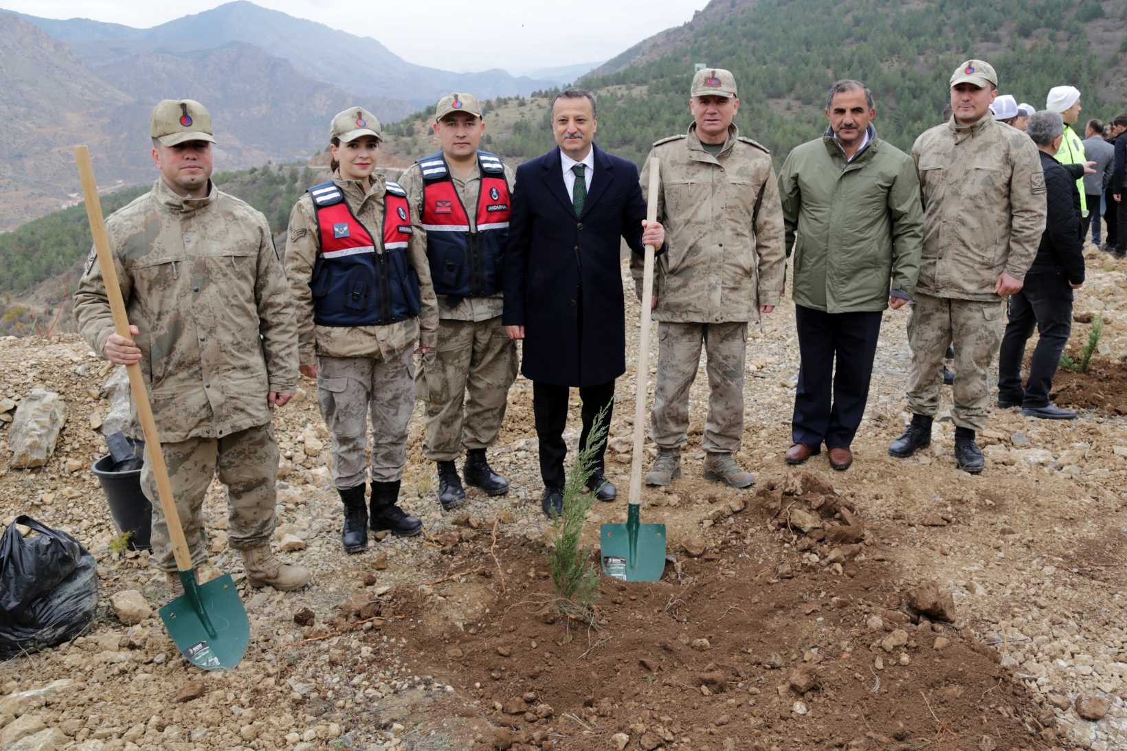 Gümüşhane’de Milli Ağaçlandırma Gününde binlerce fidan toprakla buluştu 29