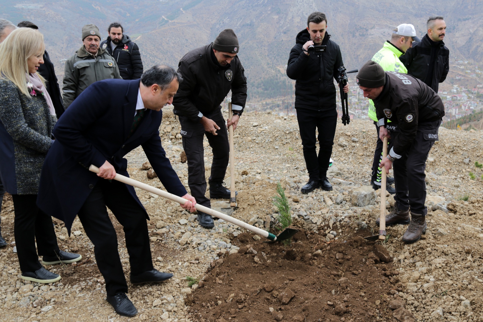 Gümüşhane’de Milli Ağaçlandırma Gününde binlerce fidan toprakla buluştu 32