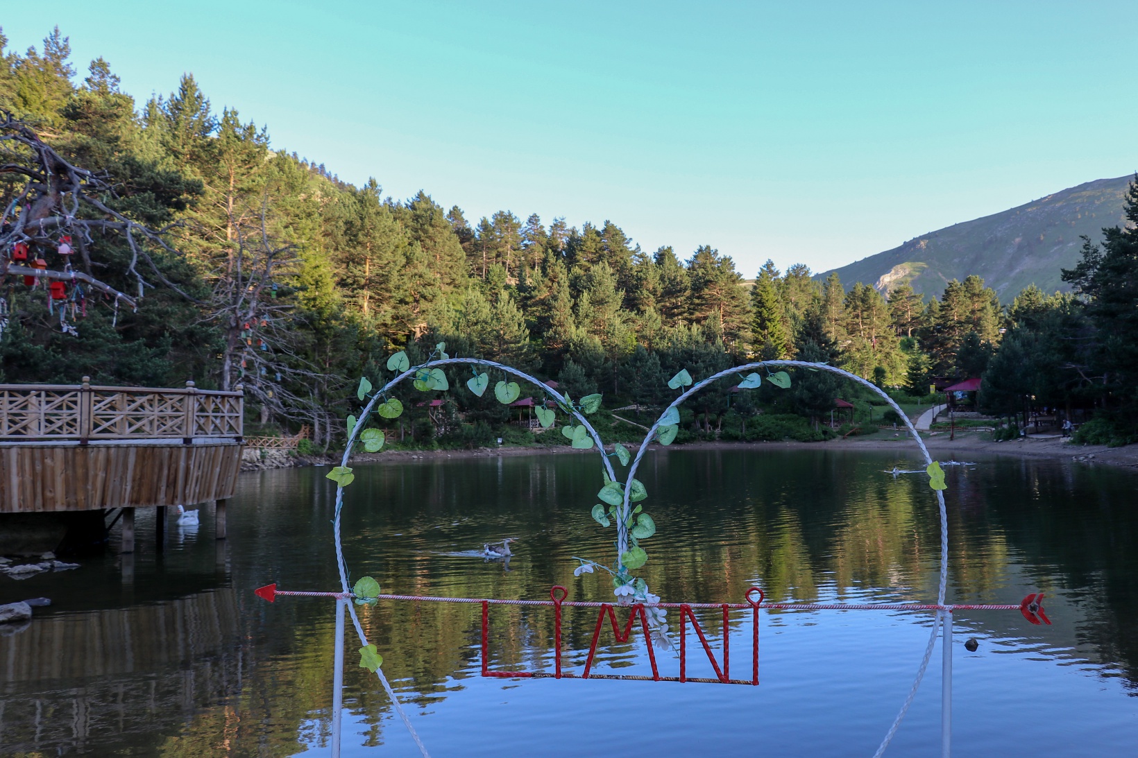 Doğa harikası Limni Gölüne ziyaretçi akını 9