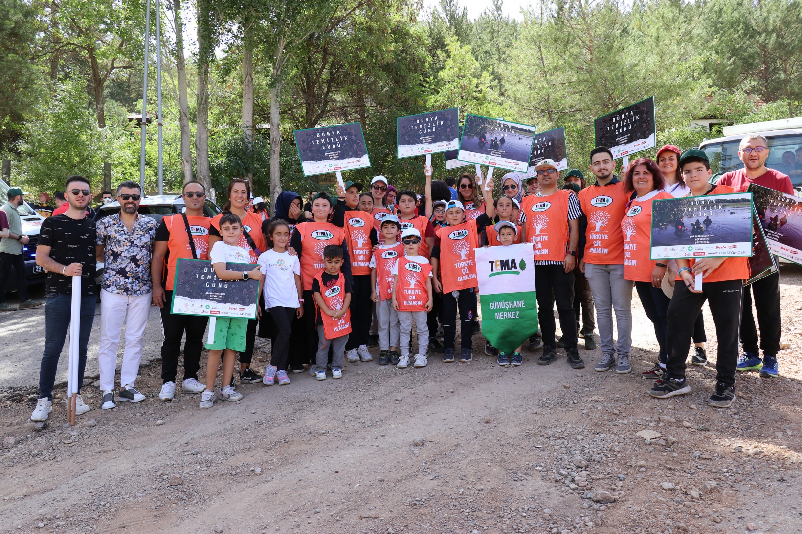 Gümüşhane’de daha temiz bir gelecek için çöp toplandı 7