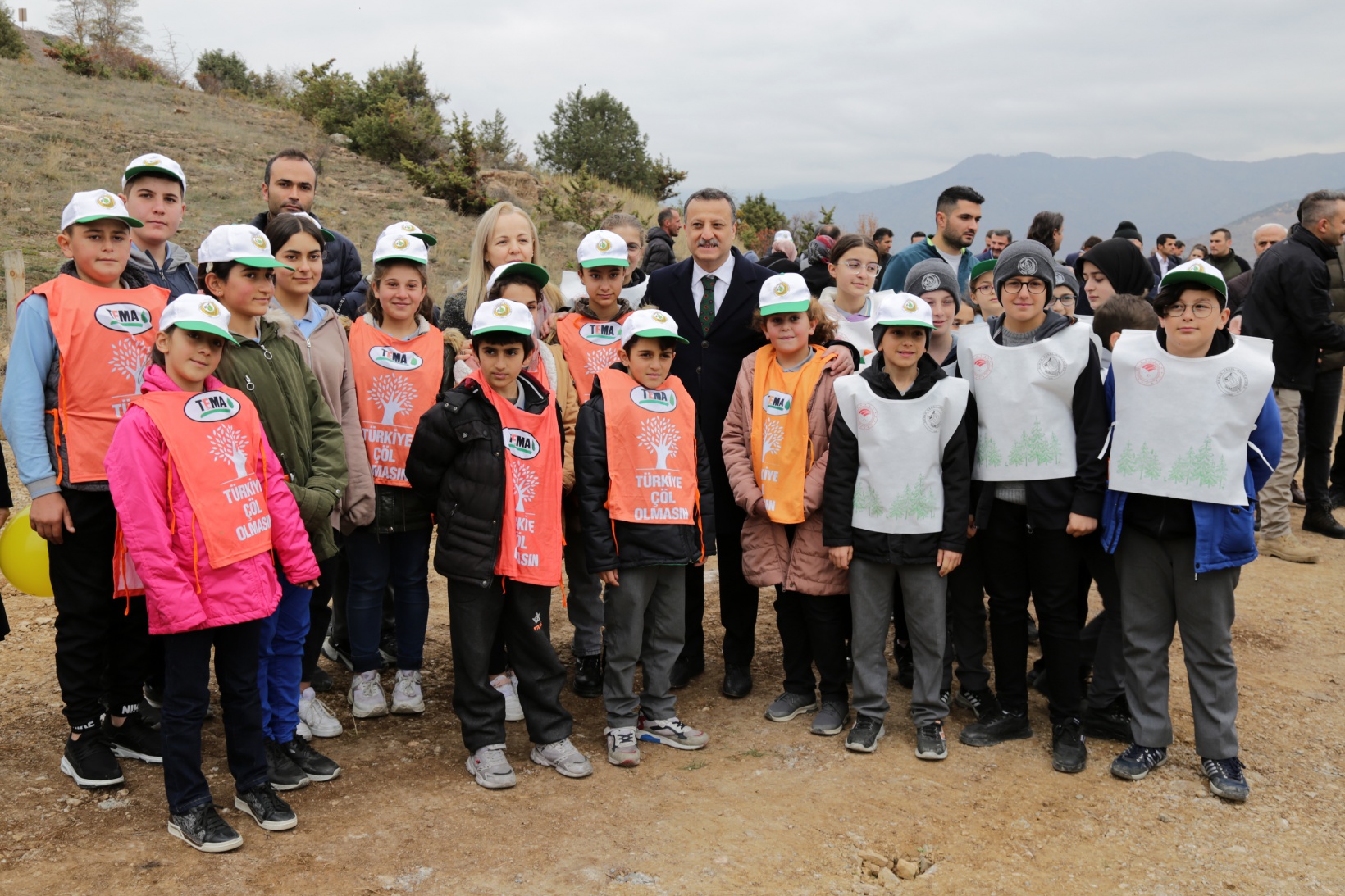 Gümüşhane’de Milli Ağaçlandırma Gününde binlerce fidan toprakla buluştu 34