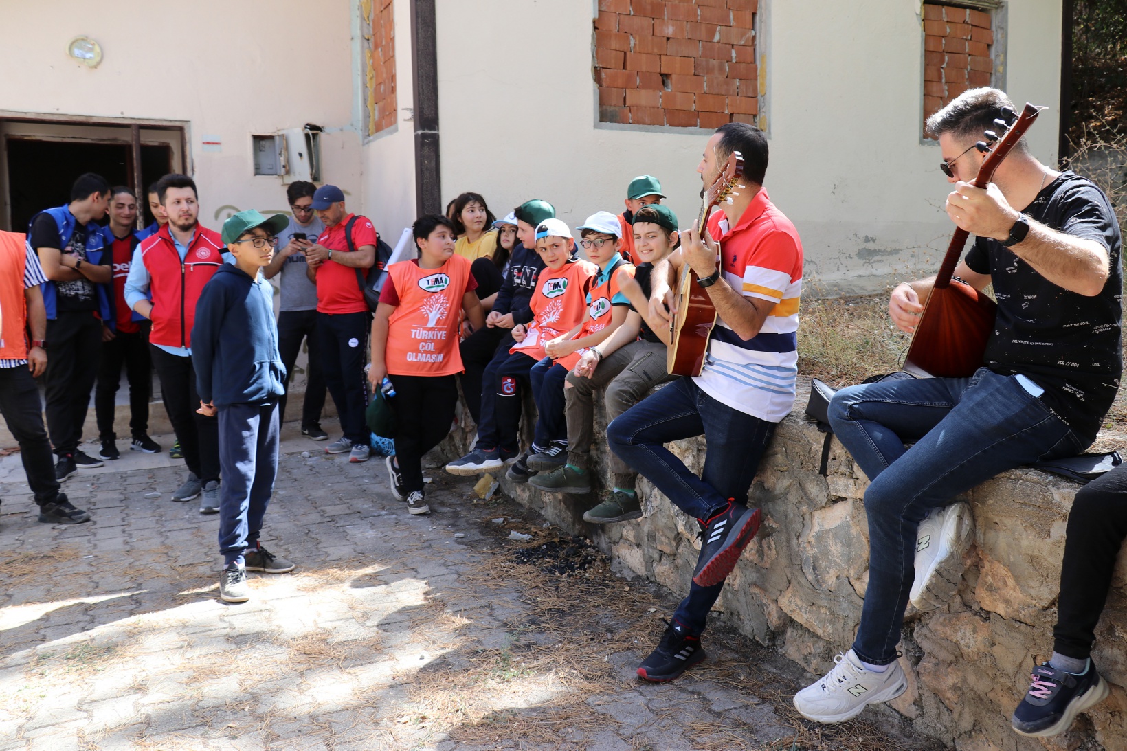 Gümüşhane’de daha temiz bir gelecek için çöp toplandı 17