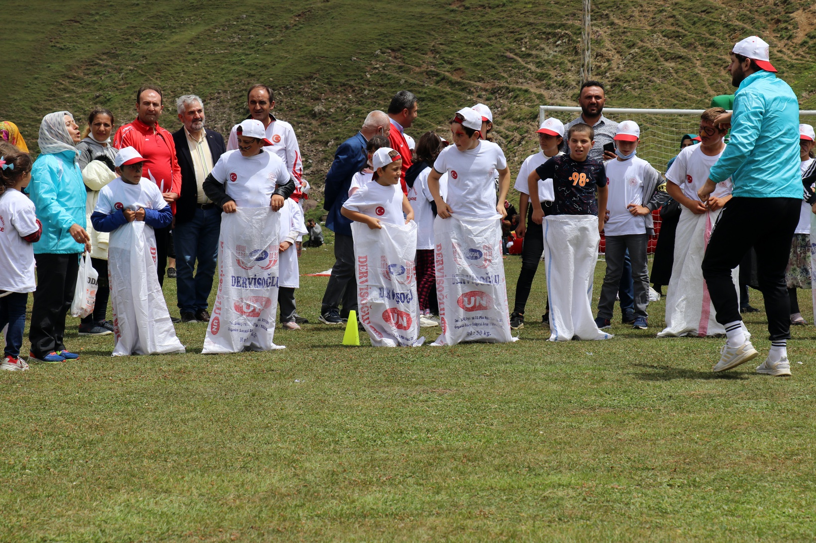 2 bin metredeki yaylada spor şenliği yapıldı 60