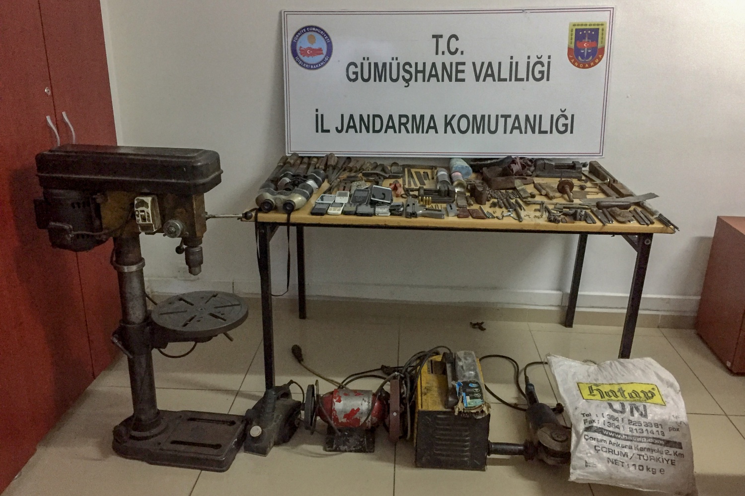 Kürtün'de kaçak silah imalathanesine baskın 3