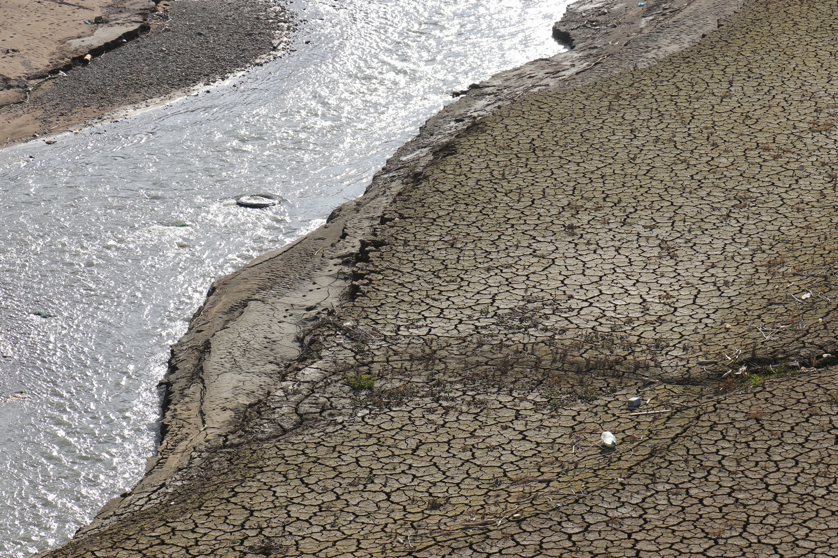 Torul baraj gölünde su seviyesi 40 metre çekildi 5