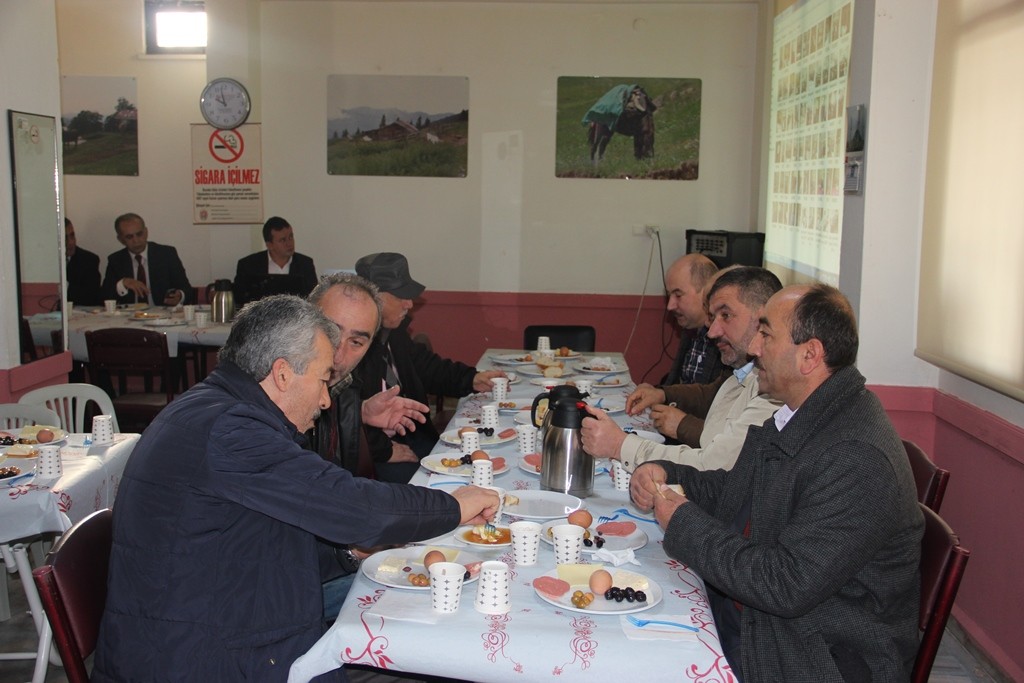 BEYGÜMDER üyeleri kahvaltıda buluştu 8