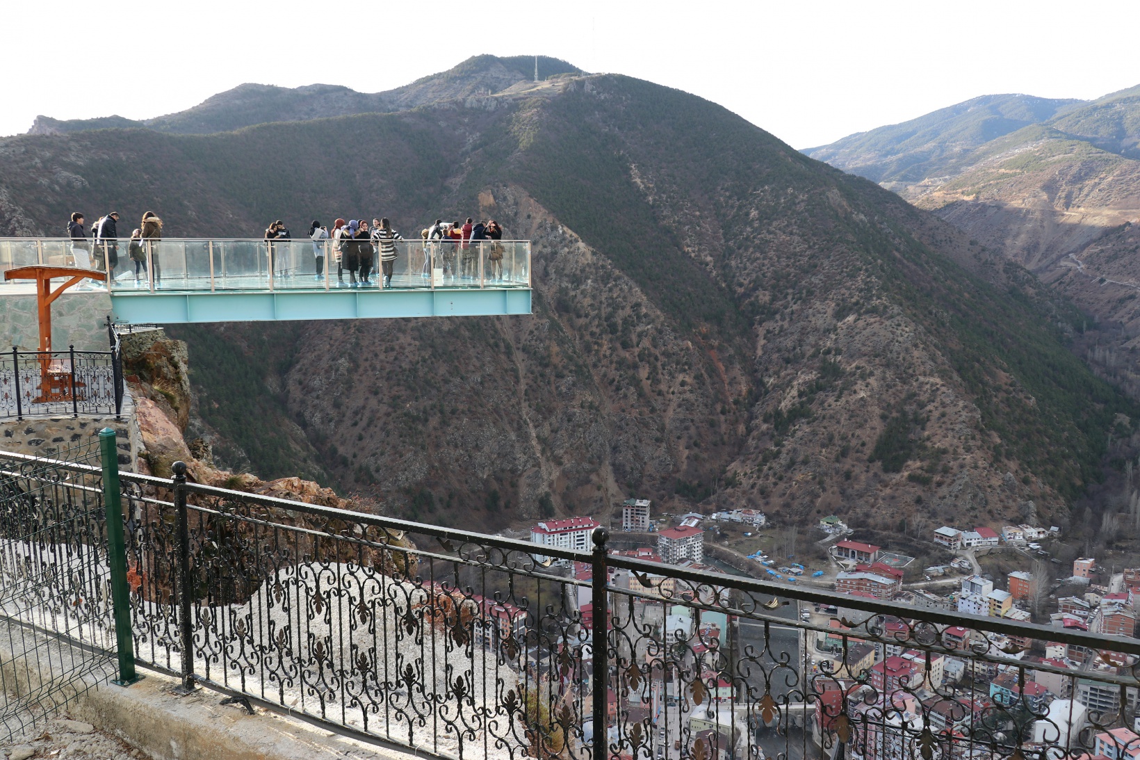 Buraya çıkmak yürek istiyor 9