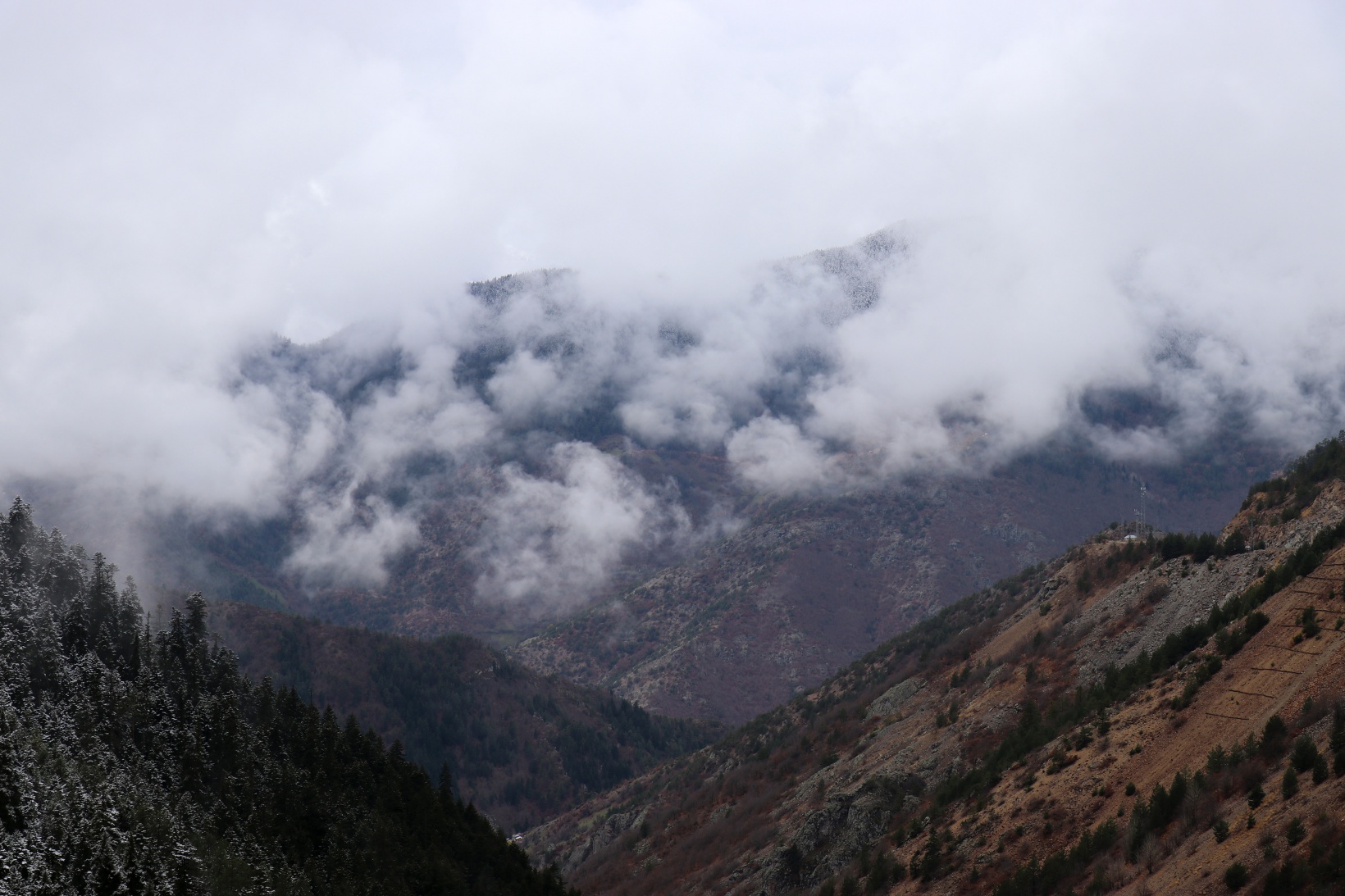 Zigana Dağı beyaz gelinliğini giydi 3