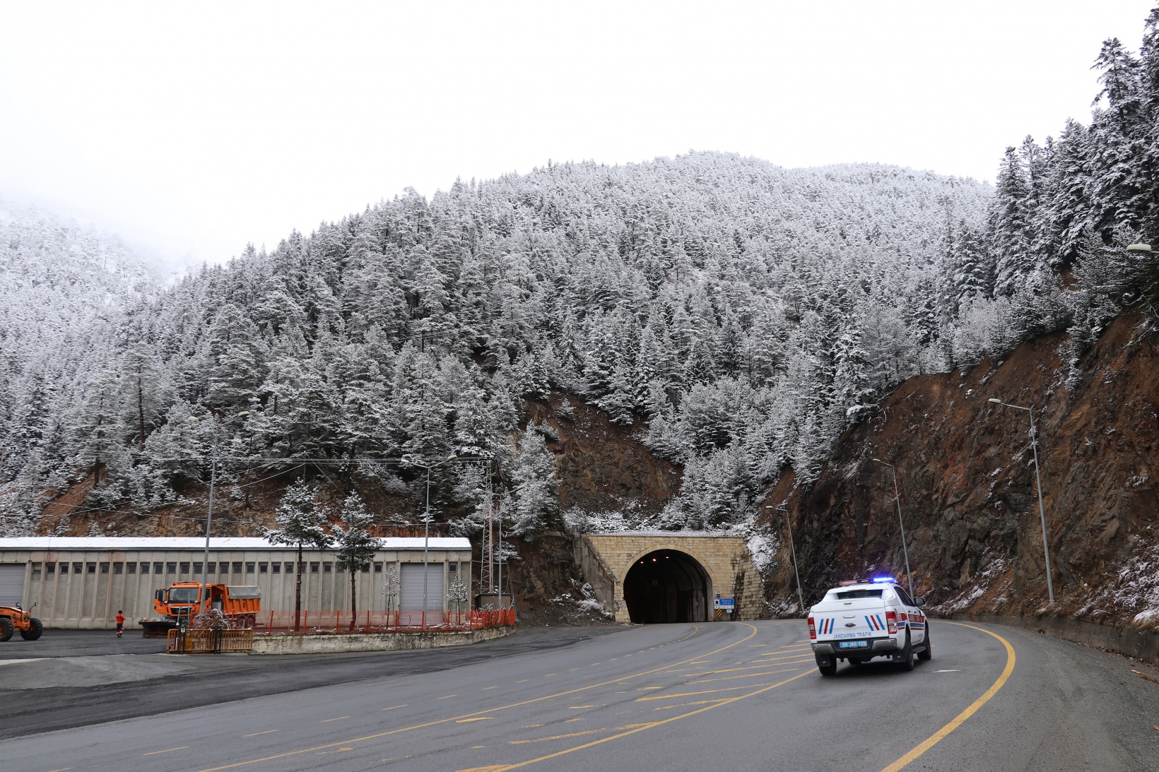 Zigana Dağı beyaz gelinliğini giydi 4