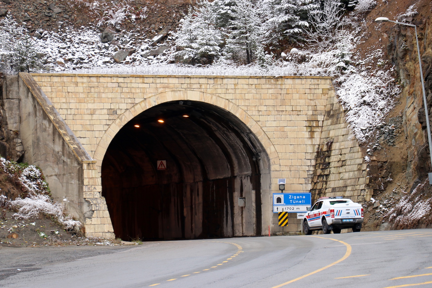 Zigana Dağı beyaz gelinliğini giydi 16