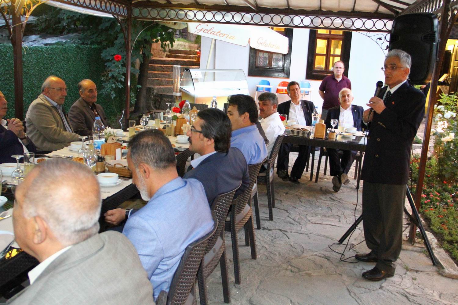 Öztürk’ten iftar programı 5