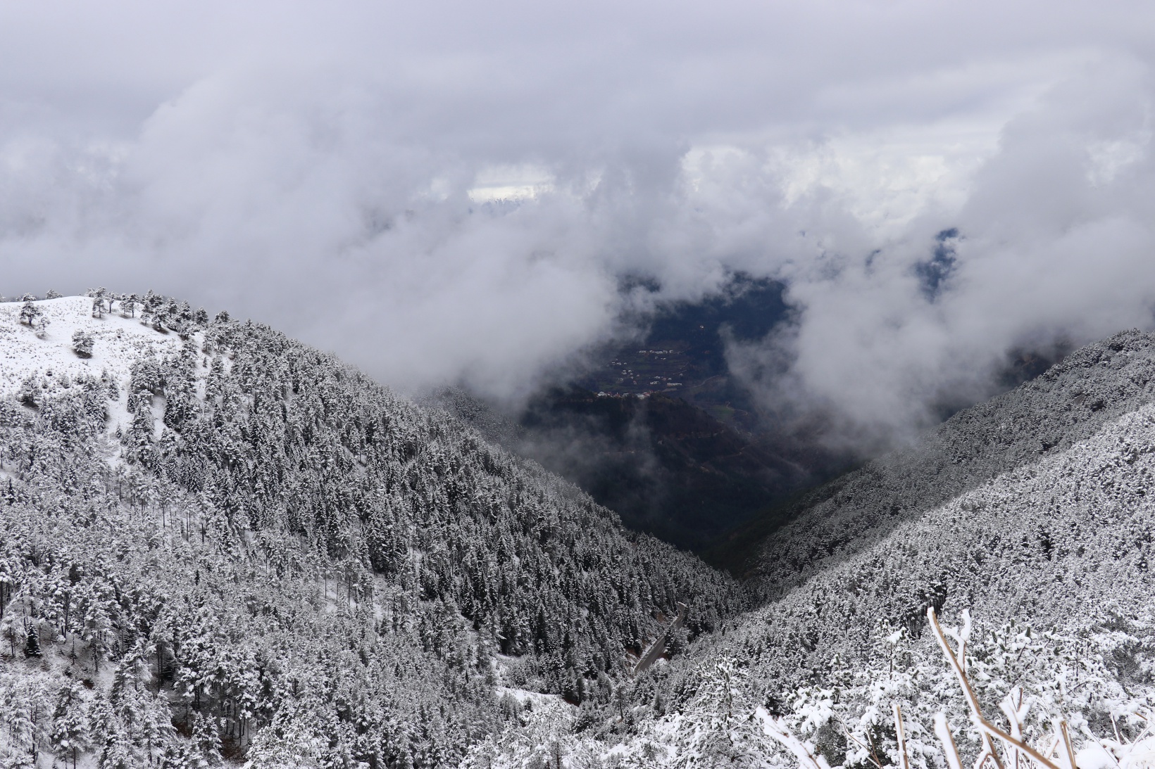 Zigana Dağı beyaz gelinliğini giydi 10