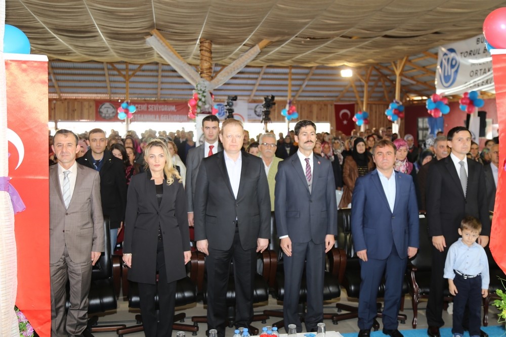 Torul’da 1. Kuşburnu ve Pekmez Şenliği düzenlendi 3