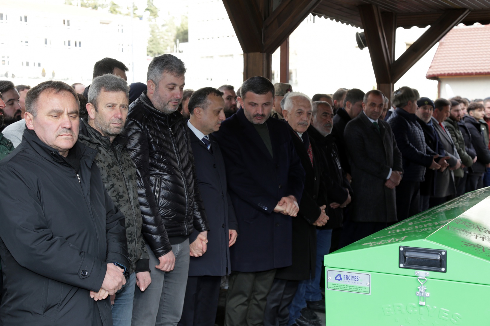 Otomobil almak için gittiği Hatay’da enkaz altında kalan genç son yolculuğuna uğurlandı 18