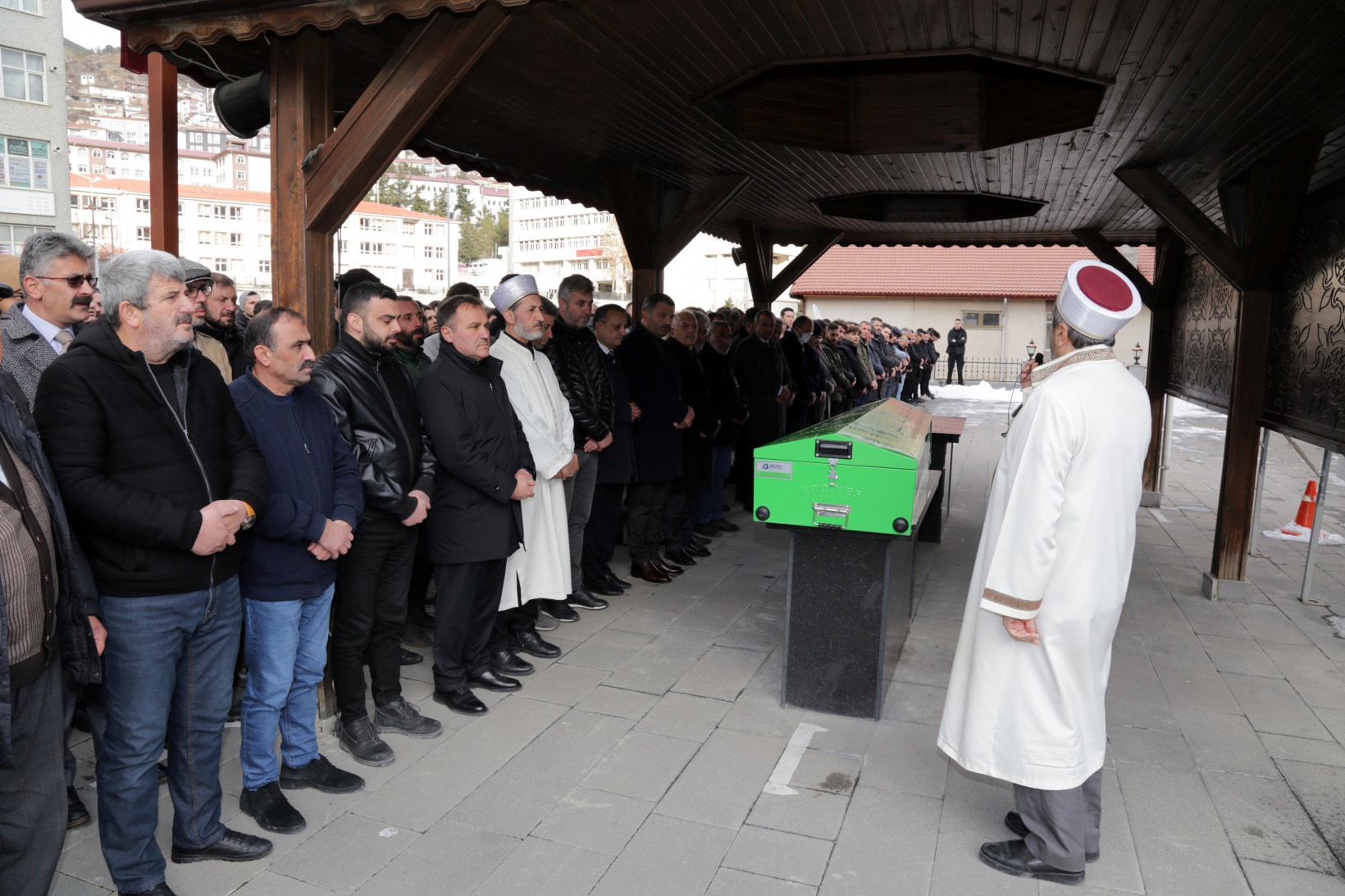 Otomobil almak için gittiği Hatay’da enkaz altında kalan genç son yolculuğuna uğurlandı 9