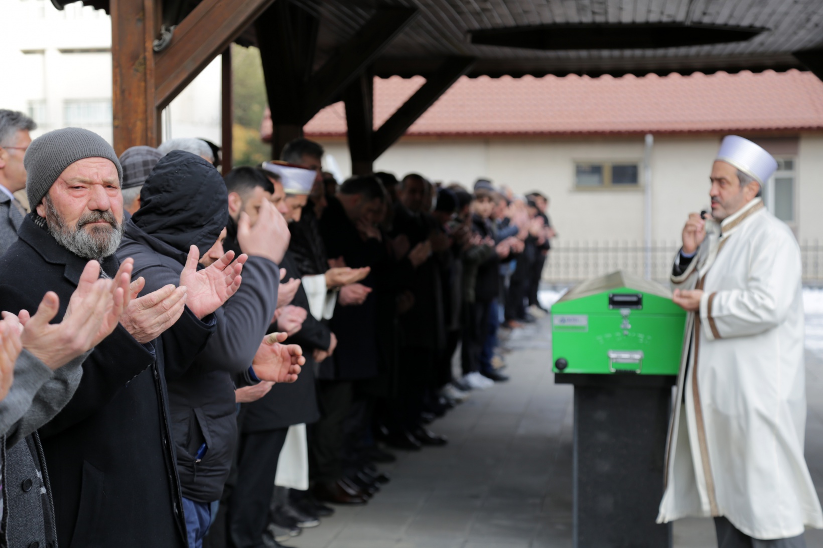 Otomobil almak için gittiği Hatay’da enkaz altında kalan genç son yolculuğuna uğurlandı 1