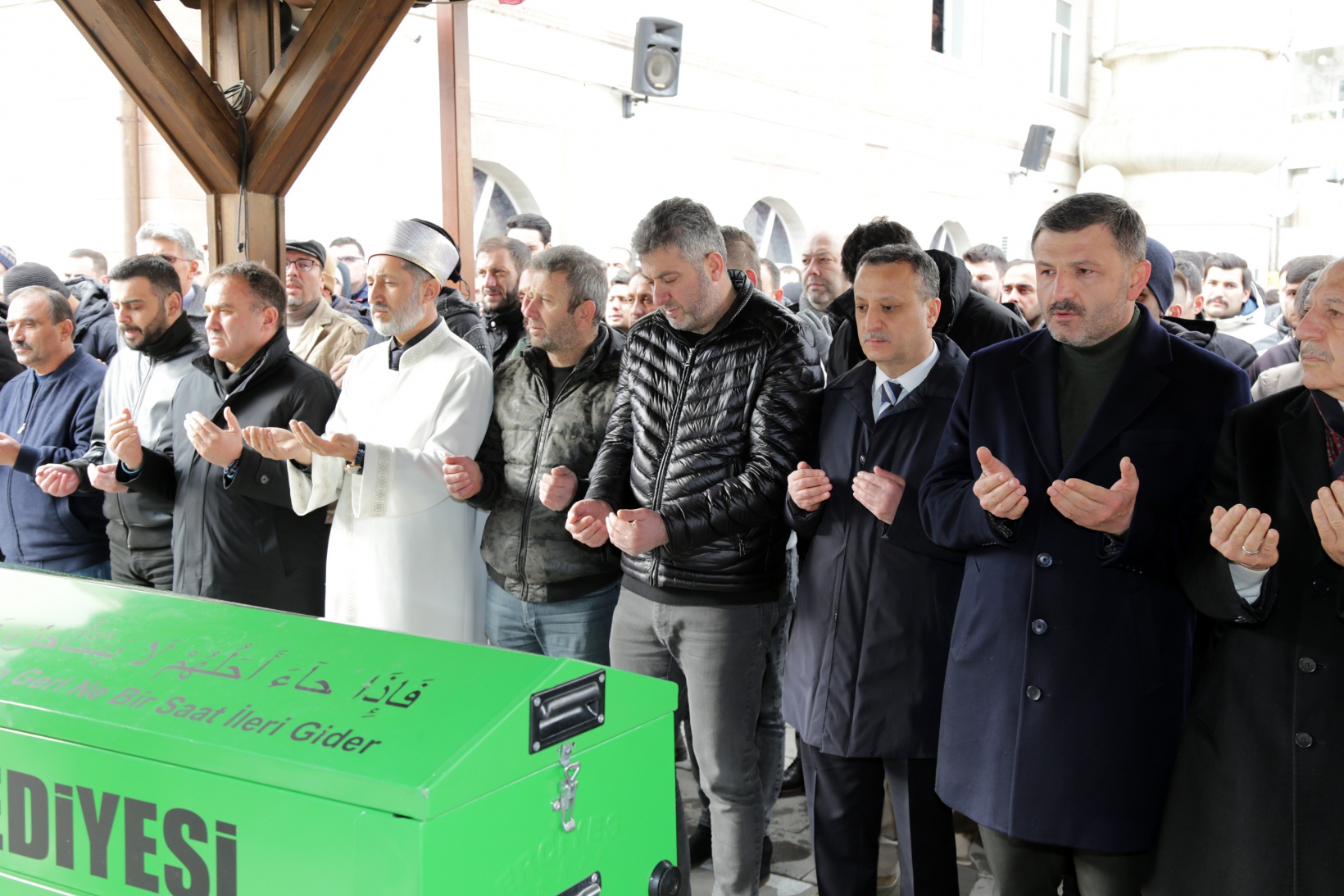 Otomobil almak için gittiği Hatay’da enkaz altında kalan genç son yolculuğuna uğurlandı 5