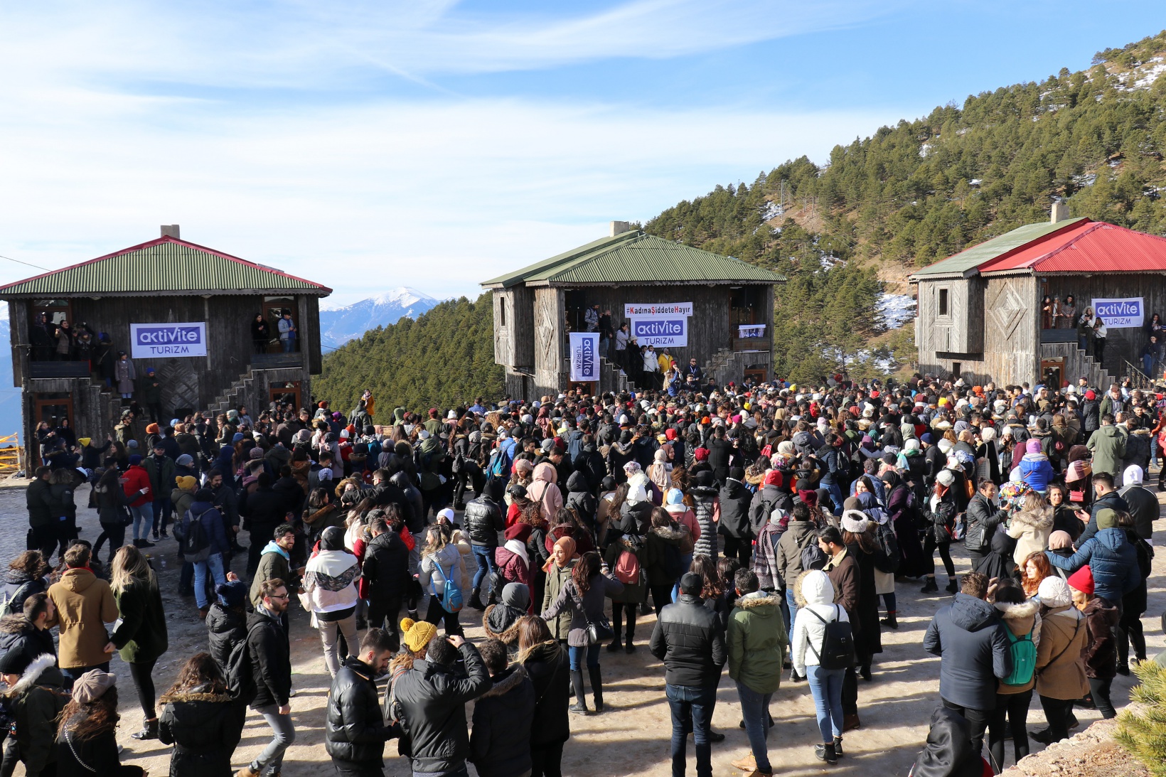 Zigana kayak merkezinde araç park edecek yer kalmadı 1
